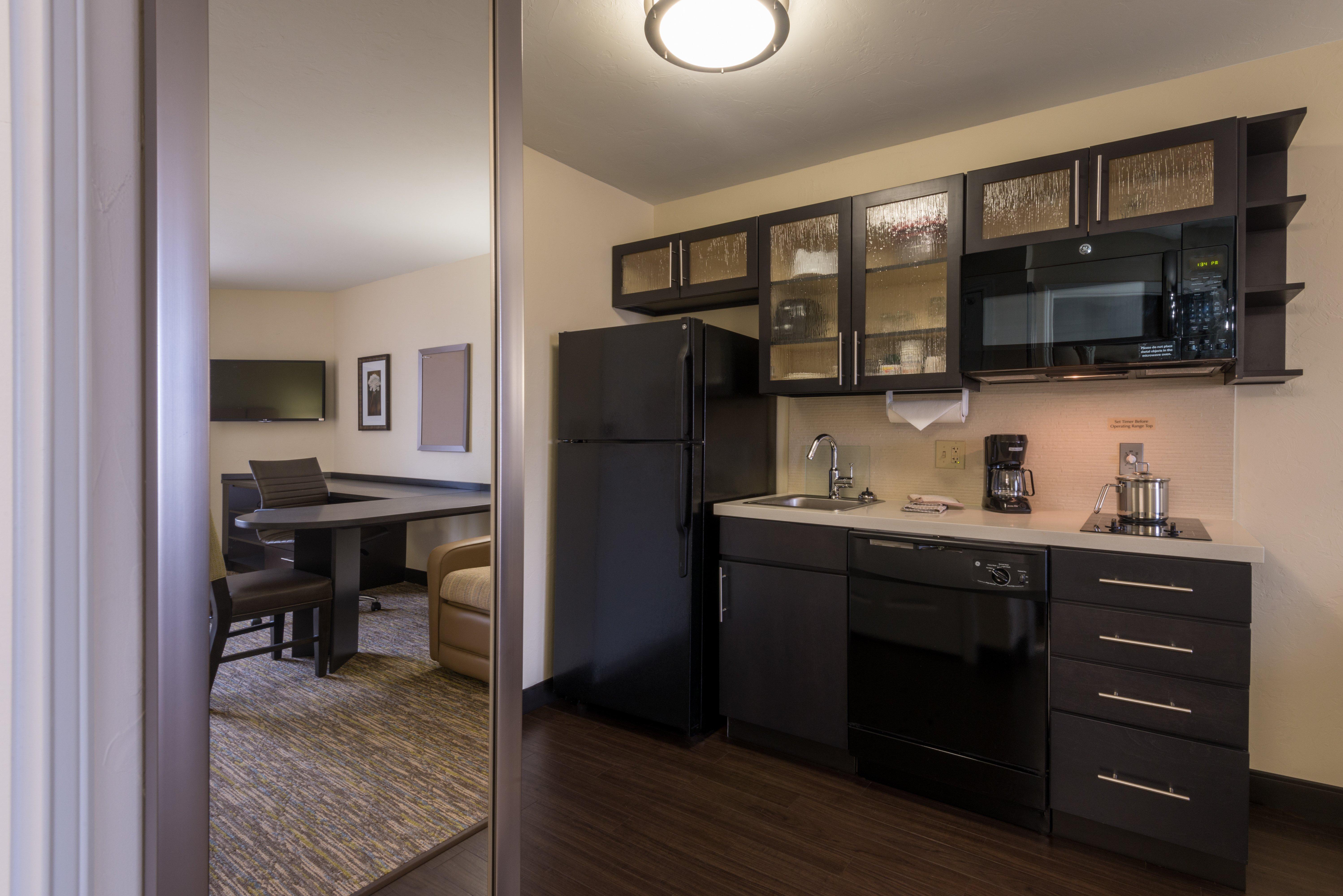 Candlewood Suites Del City By Ihg Exterior foto