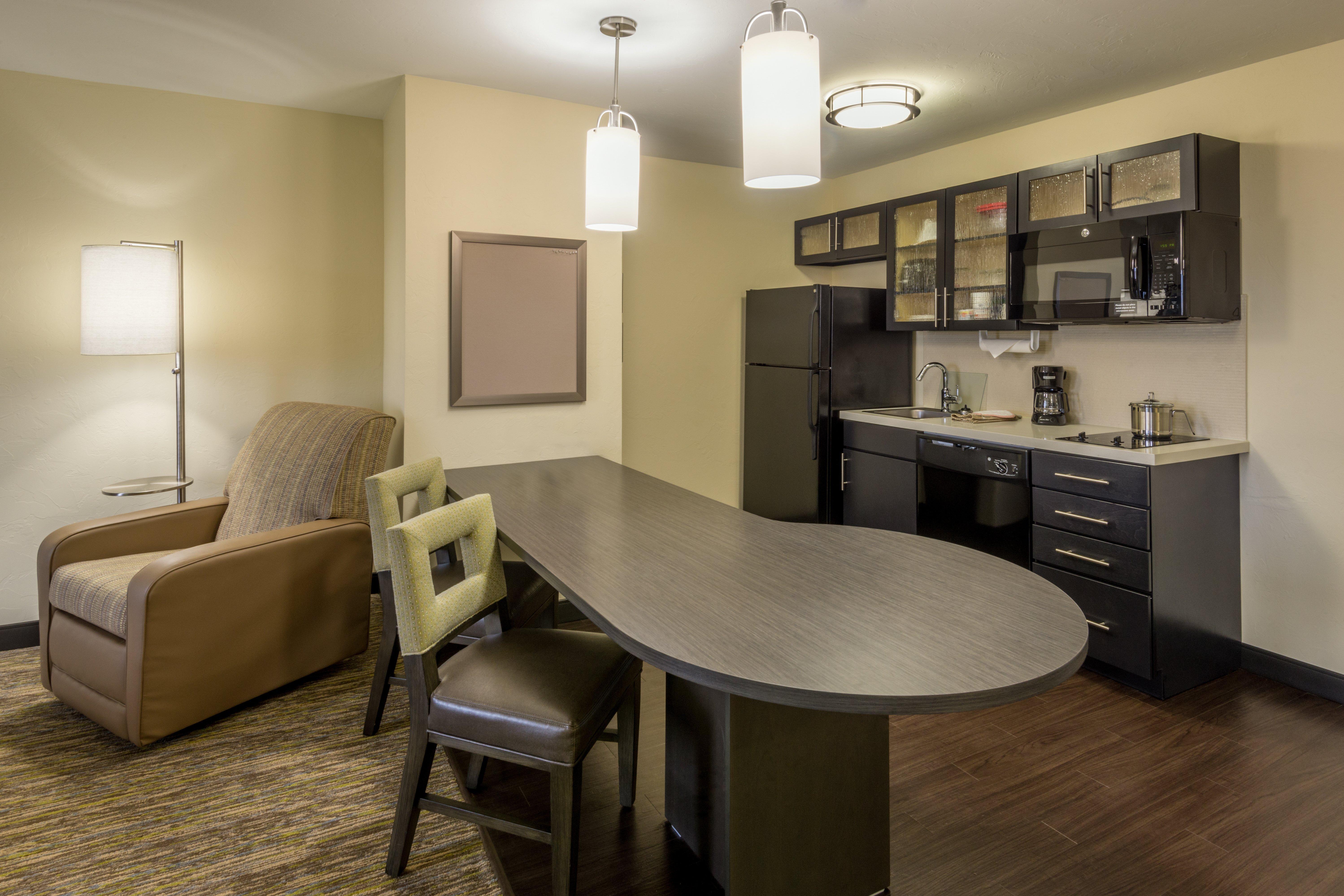 Candlewood Suites Del City By Ihg Exterior foto